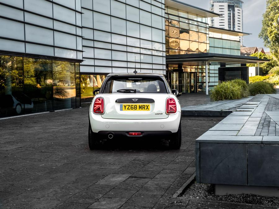  Mini Cooper 5-Door (F56) 2019 года  (UK) (фото 4 из 9)